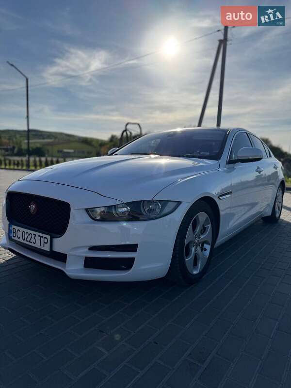 Jaguar XE 2016