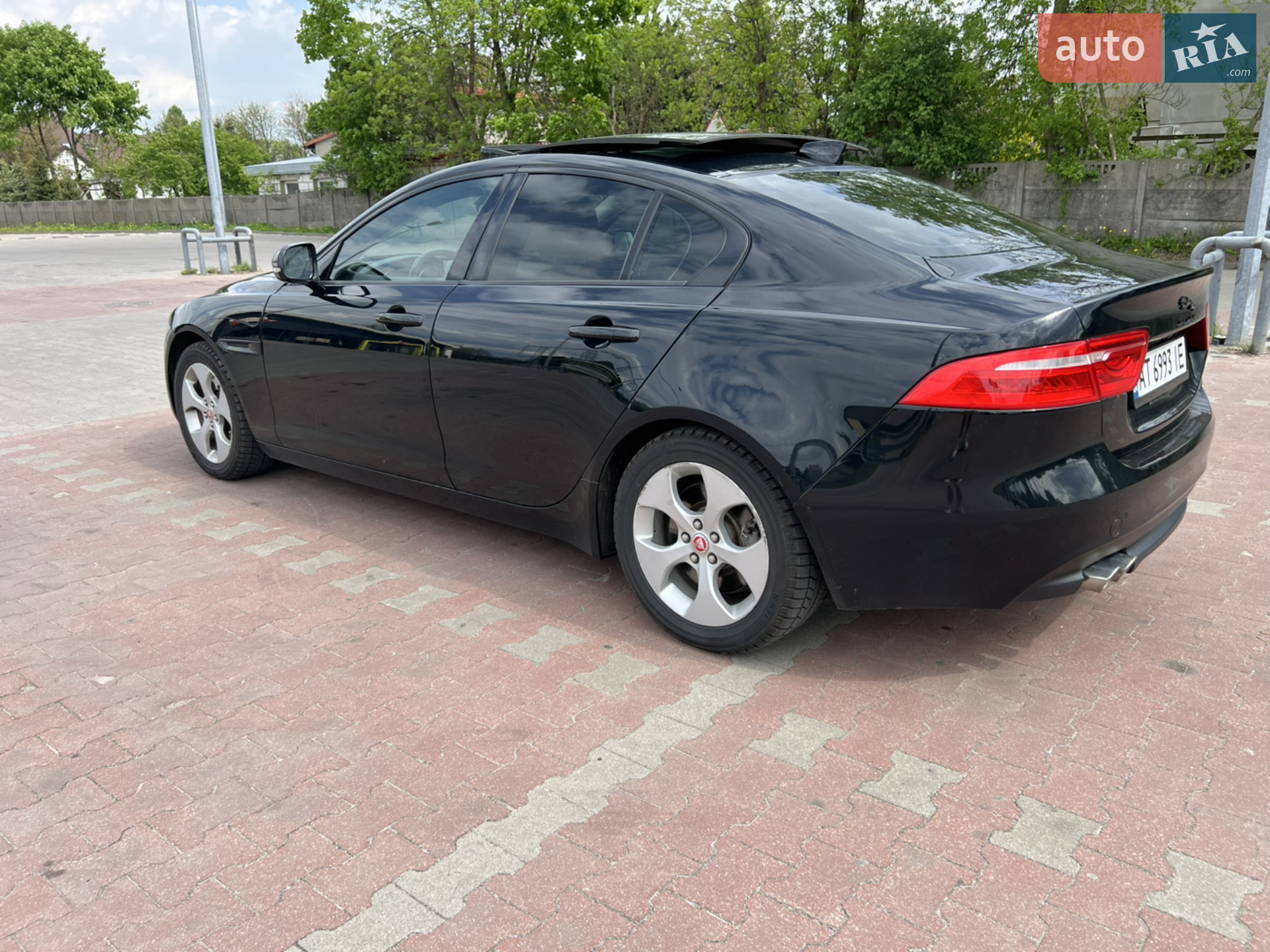 2017 Jaguar XE - мініатюра 10