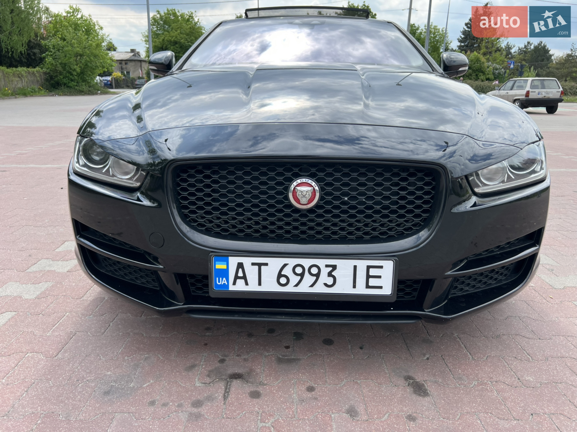 2017 Jaguar XE - мініатюра 15