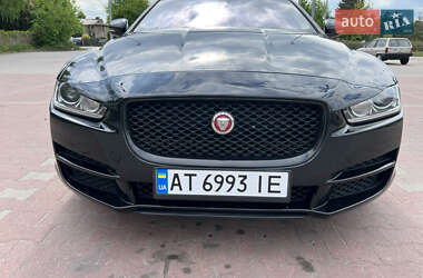 Седан Jaguar XE 2017 в 
