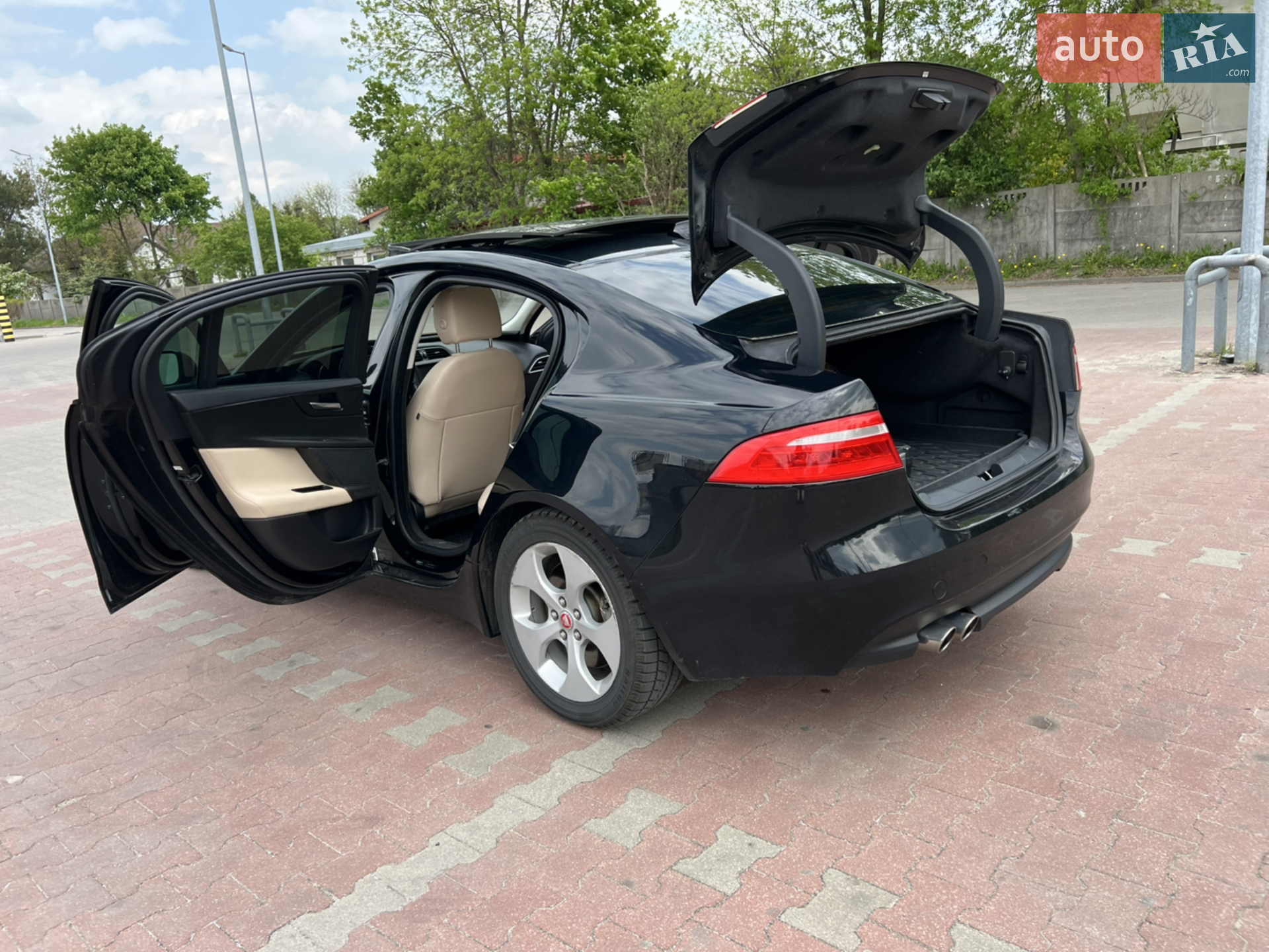 2017 Jaguar XE - мініатюра 37