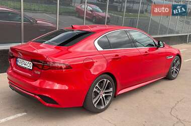 Седан Jaguar XE 2019 в 