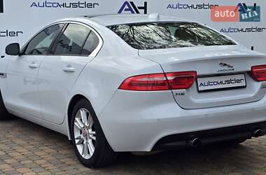 Седан Jaguar XE 2018 в 