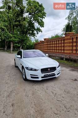 Седан Jaguar XE 2017 в 