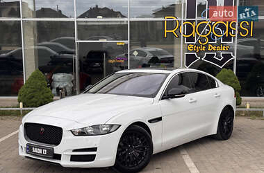 Седан Jaguar XE 2018 в 