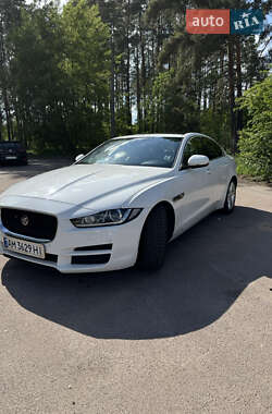 Седан Jaguar XE 2016 в Житомирі