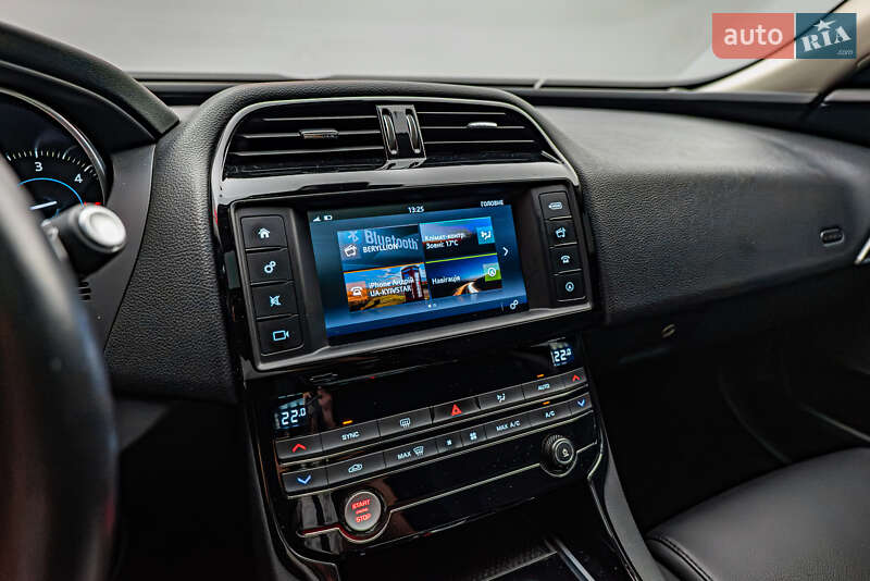 Седан Jaguar XE 2017 в Киеве