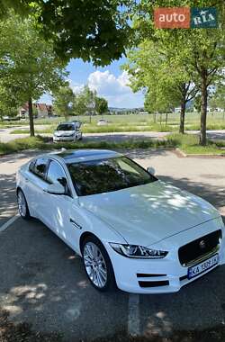 Седан Jaguar XE 2016 в Киеве