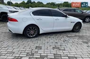Седан Jaguar XE 2015 в 