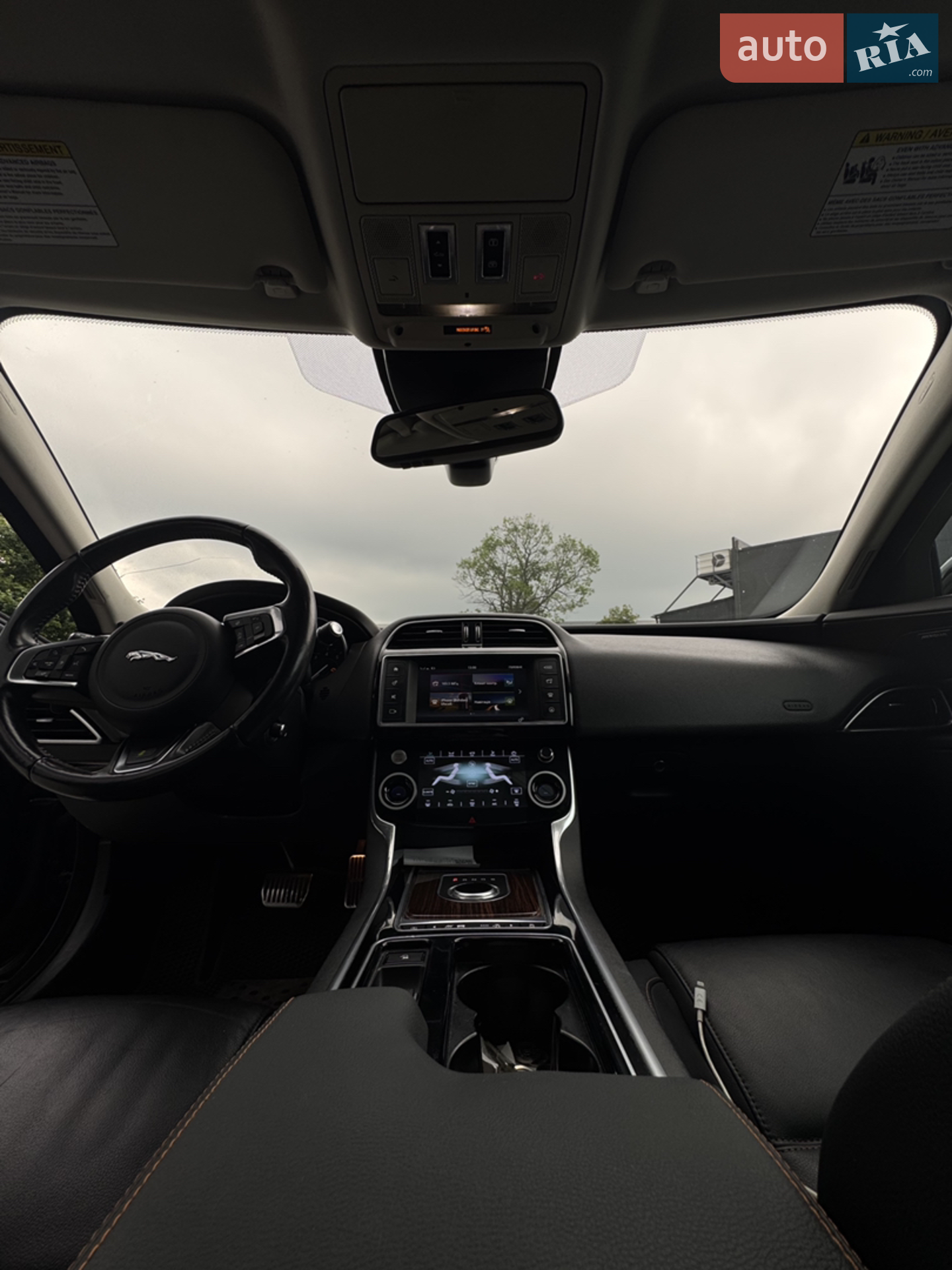 2017 Jaguar XE - мініатюра 16