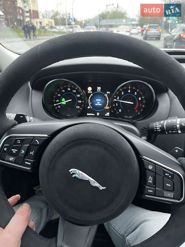 Седан Jaguar XE 2016 в Киеве фото 67 Седан Jaguar XE 2016 в Киеве