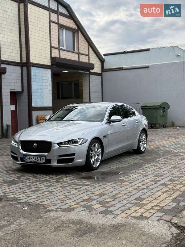 Jaguar XE 2015