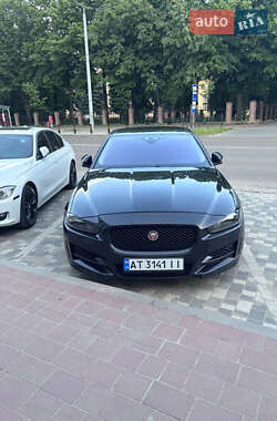 Седан Jaguar XE 2017 в Ивано-Франковске