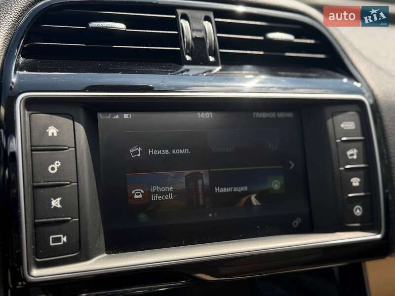 Седан Jaguar XE 2016 в Переяславе