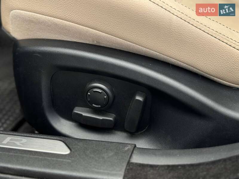 Седан Jaguar XE 2016 в Переяславе
