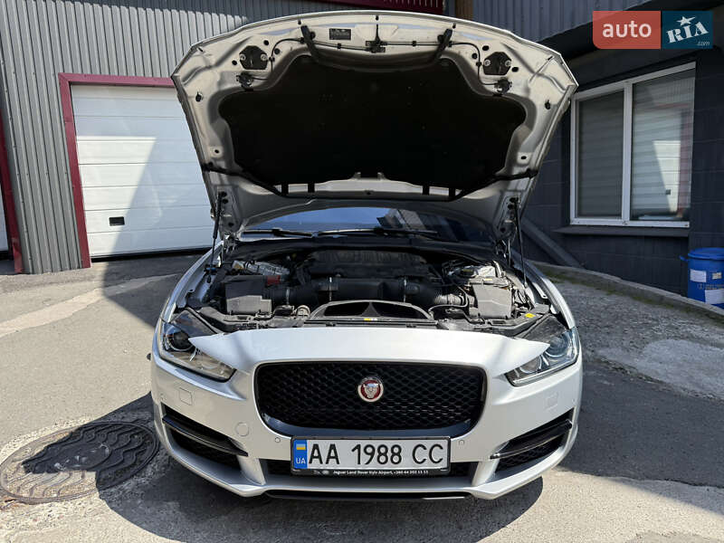 Седан Jaguar XE 2016 в Киеве фото 46 Седан Jaguar XE 2016 в Киеве