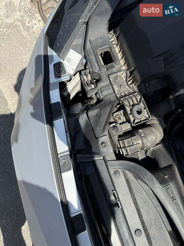 Седан Jaguar XE 2016 в Киеве фото 92 Седан Jaguar XE 2016 в Киеве