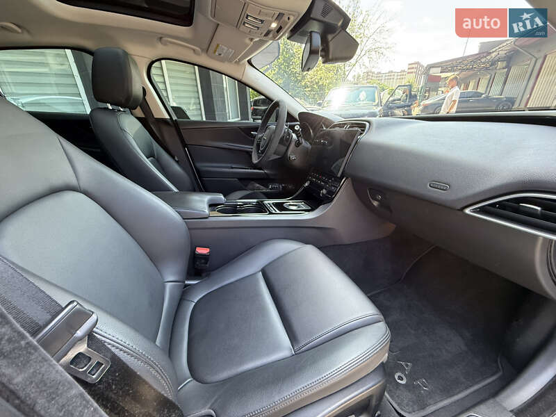Седан Jaguar XE 2016 в Киеве фото 54 Седан Jaguar XE 2016 в Киеве