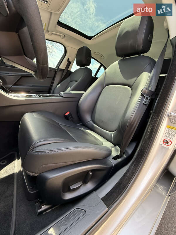 Седан Jaguar XE 2016 в Киеве фото 58 Седан Jaguar XE 2016 в Киеве