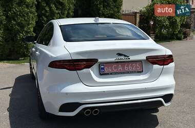 Седан Jaguar XE 2024 в 