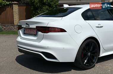 Седан Jaguar XE 2024 в 