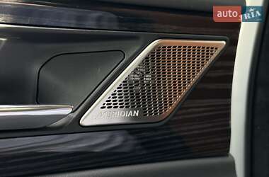 Седан Jaguar XE 2024 в 