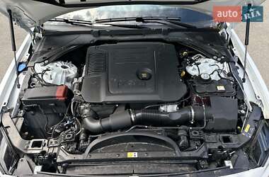 Седан Jaguar XE 2024 в 