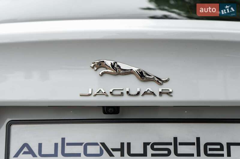 Седан Jaguar XE 2018 в Киеве