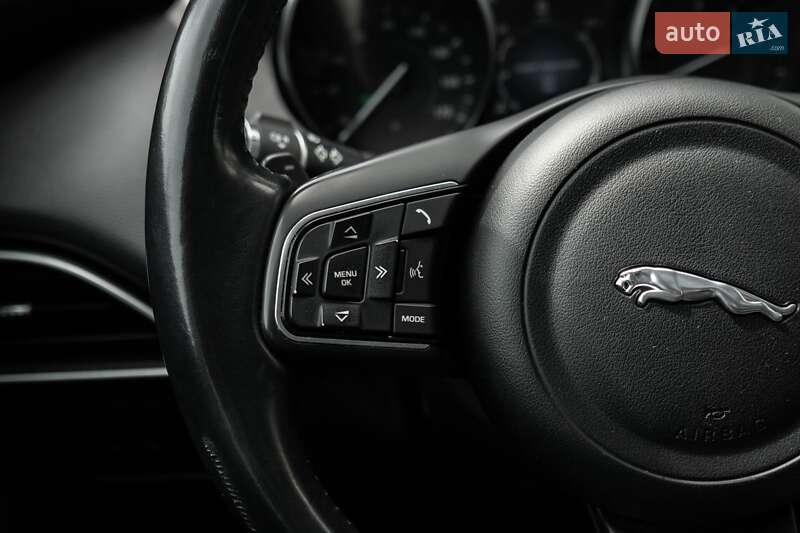 Седан Jaguar XE 2018 в Киеве
