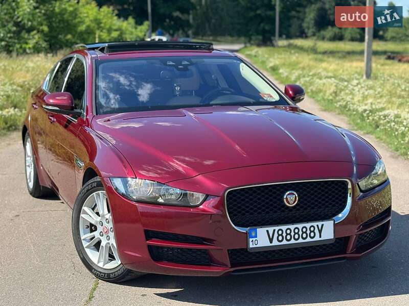 Седан Jaguar XE 2016 в Переяславе