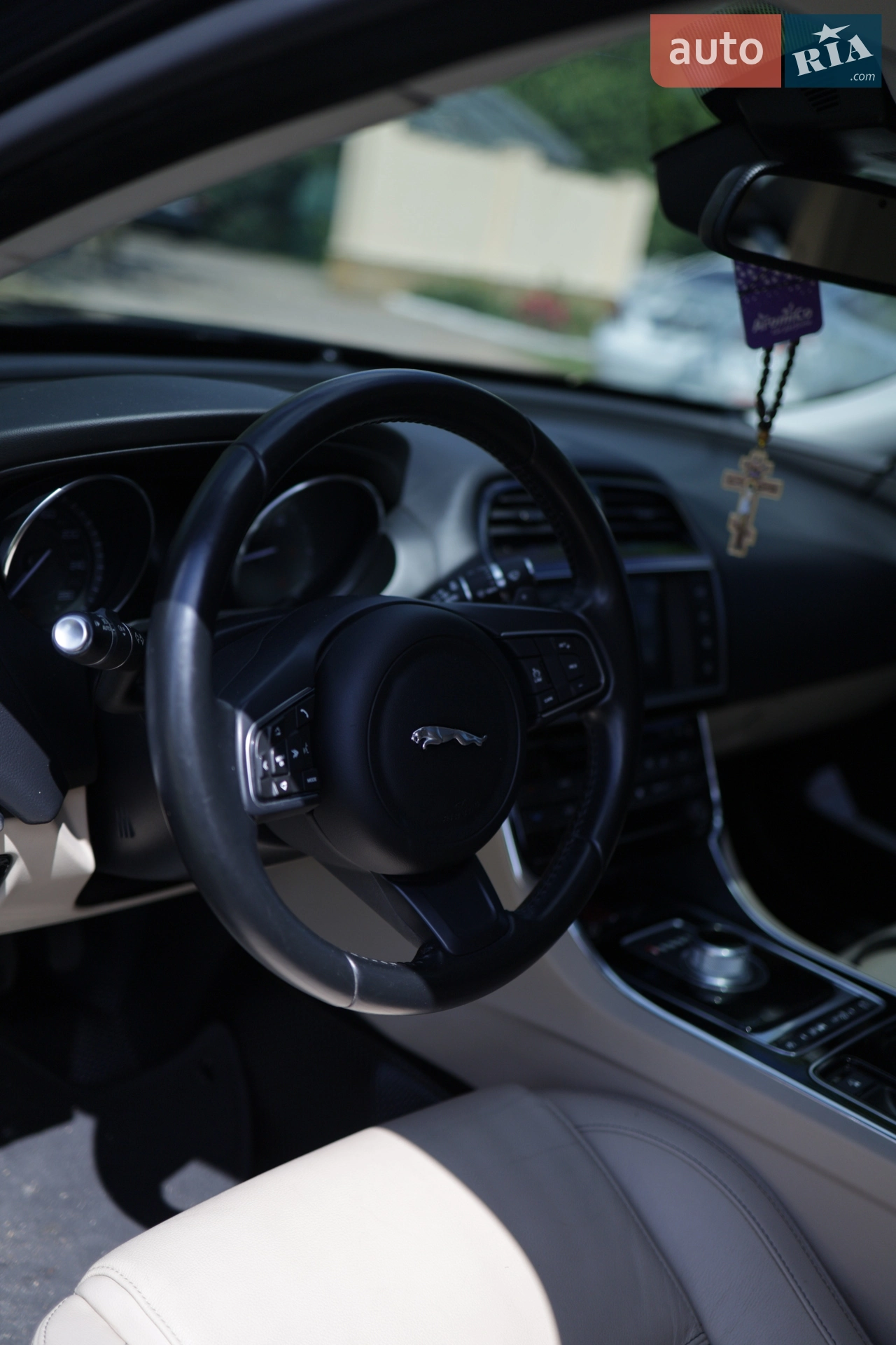 2015 Jaguar XE - мініатюра 10