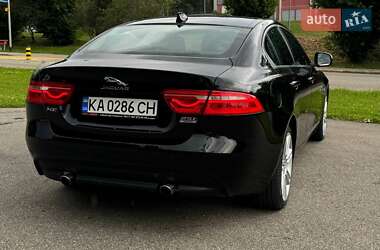 Седан Jaguar XE 2019 в 
