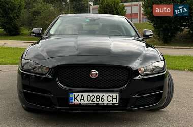 Седан Jaguar XE 2019 в 