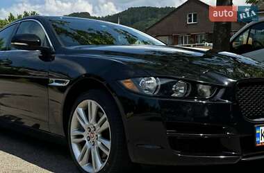 Седан Jaguar XE 2019 в 