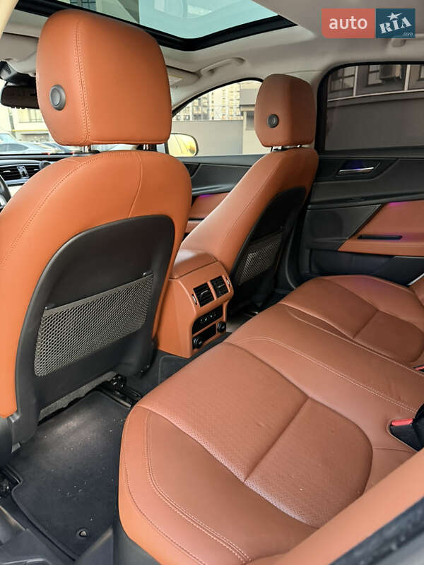 Седан Jaguar XE 2017 в Черкассах