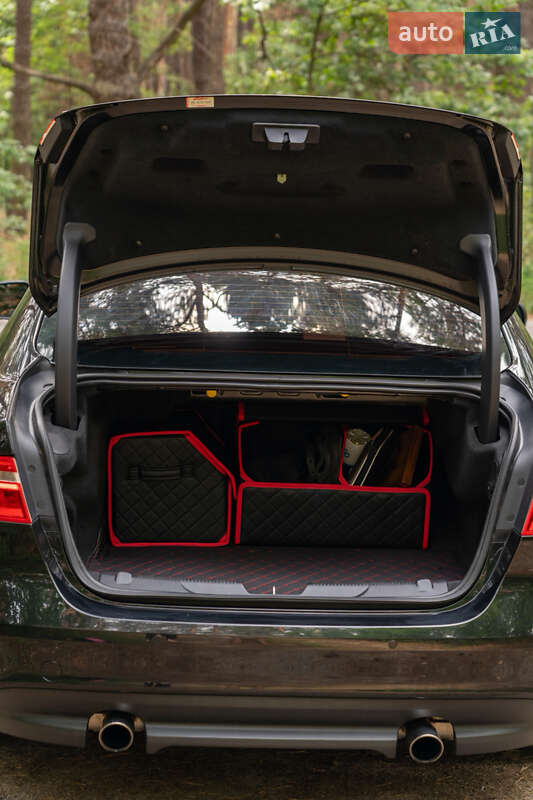 Седан Jaguar XE 2016 в Киеве