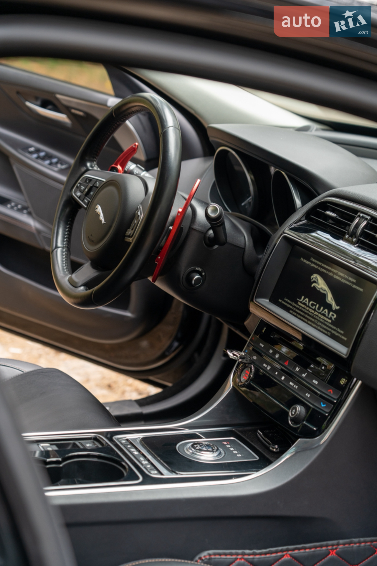 2016 Jaguar XE - мініатюра 28
