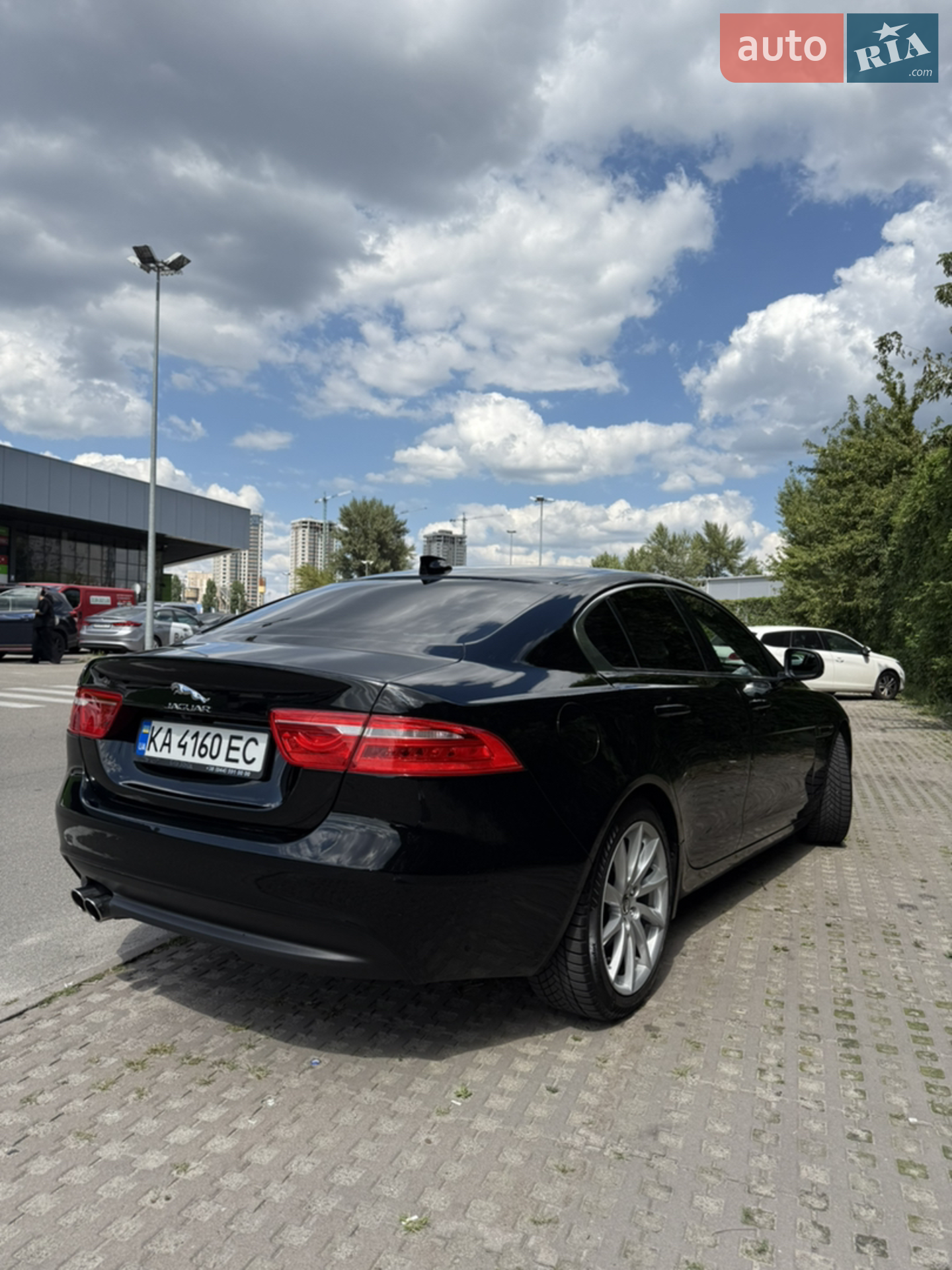 2017 Jaguar XE - мініатюра 5