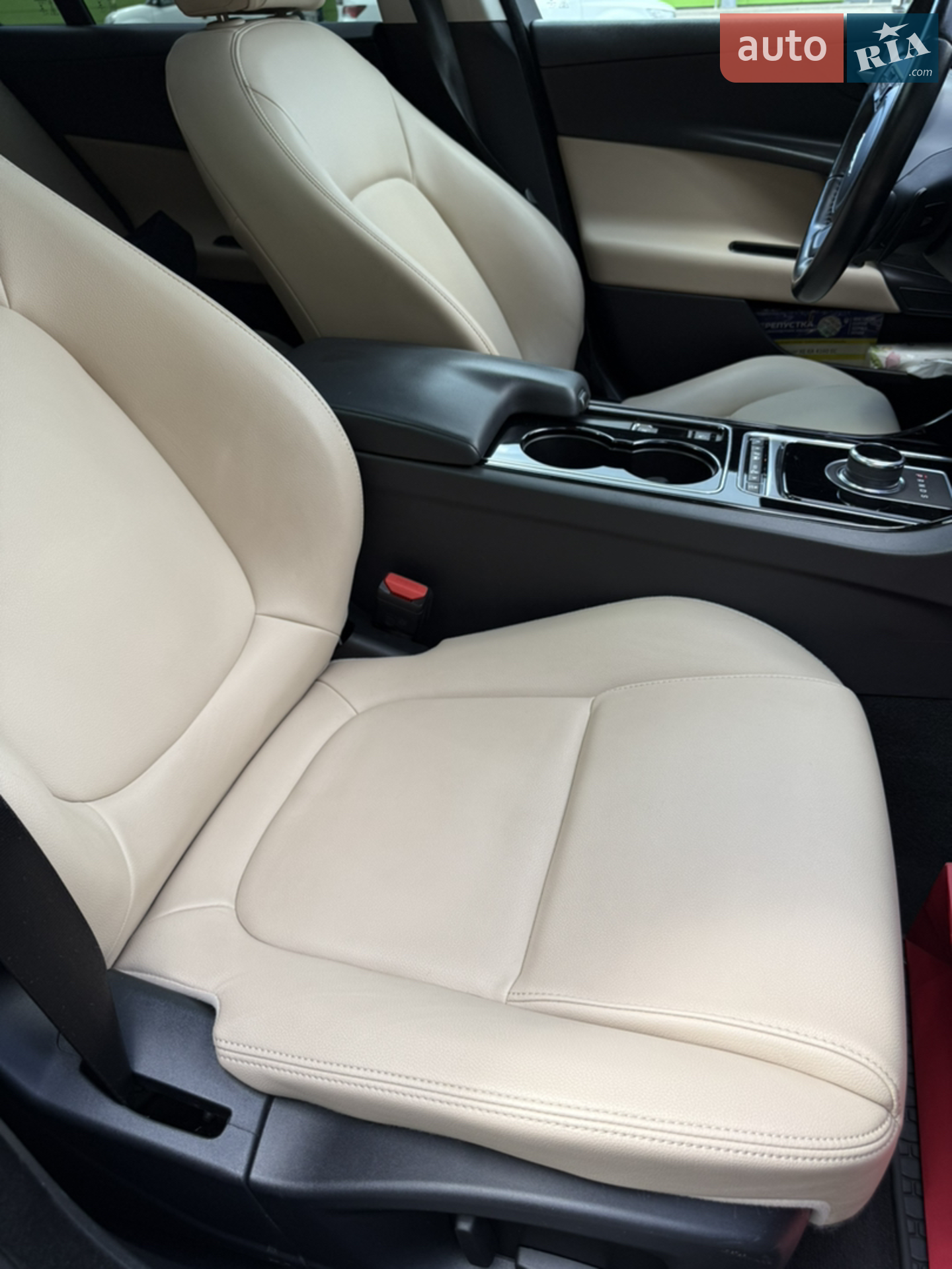 2017 Jaguar XE - мініатюра 14