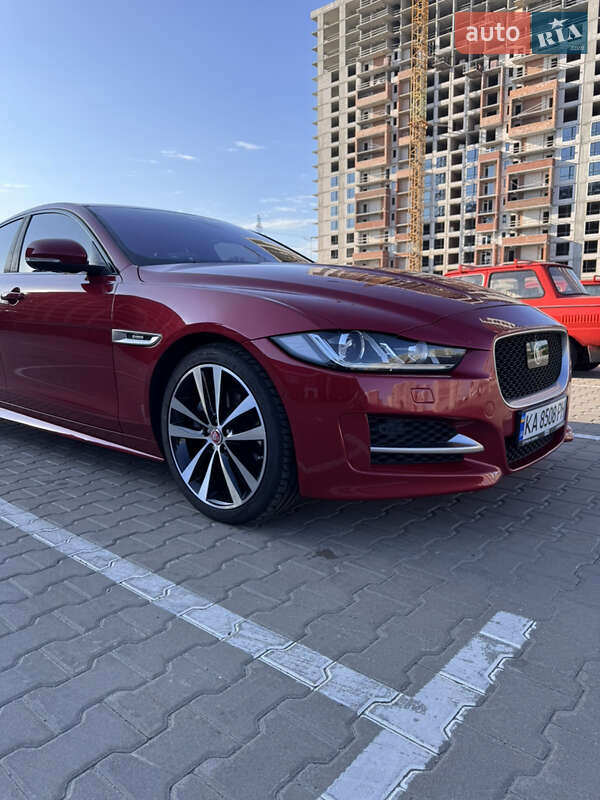 Седан Jaguar XE 2016 в Киеве
