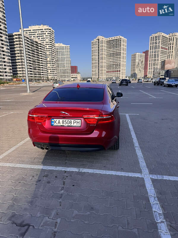 Седан Jaguar XE 2016 в Киеве