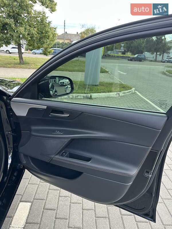 Седан Jaguar XE 2017 в Киеве фото 20 Седан Jaguar XE 2017 в Киеве