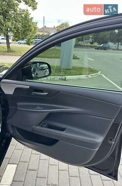 Седан Jaguar XE 2017 в 