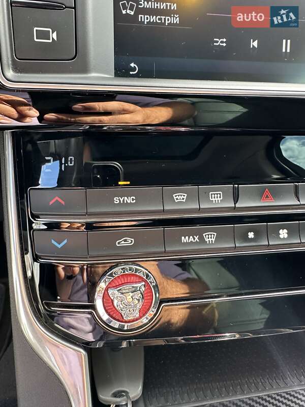 Седан Jaguar XE 2017 в Киеве фото 34 Седан Jaguar XE 2017 в Киеве