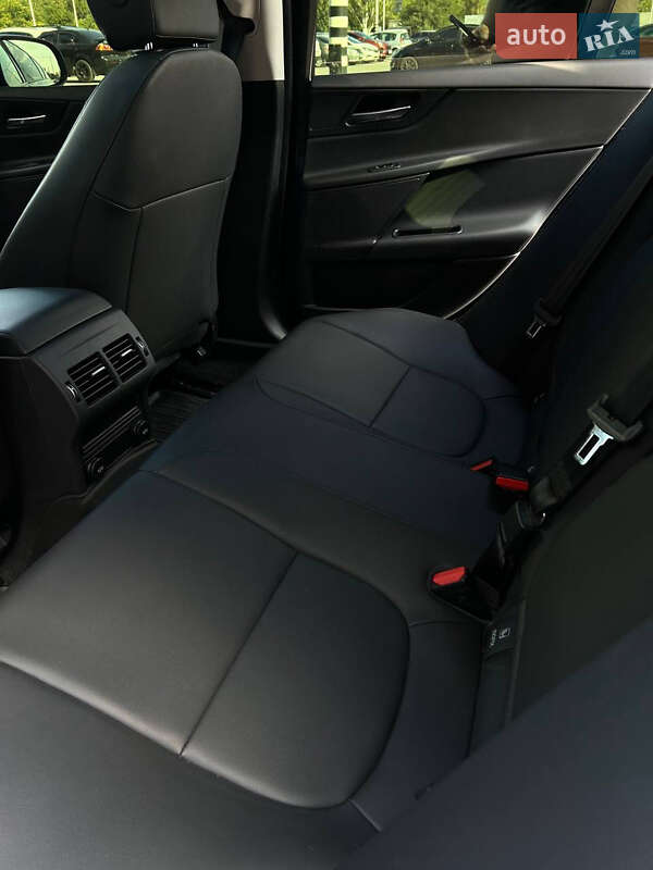Седан Jaguar XE 2017 в Днепре фото 37 Седан Jaguar XE 2017 в Днепре