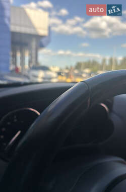 Седан Jaguar XE 2017 в 