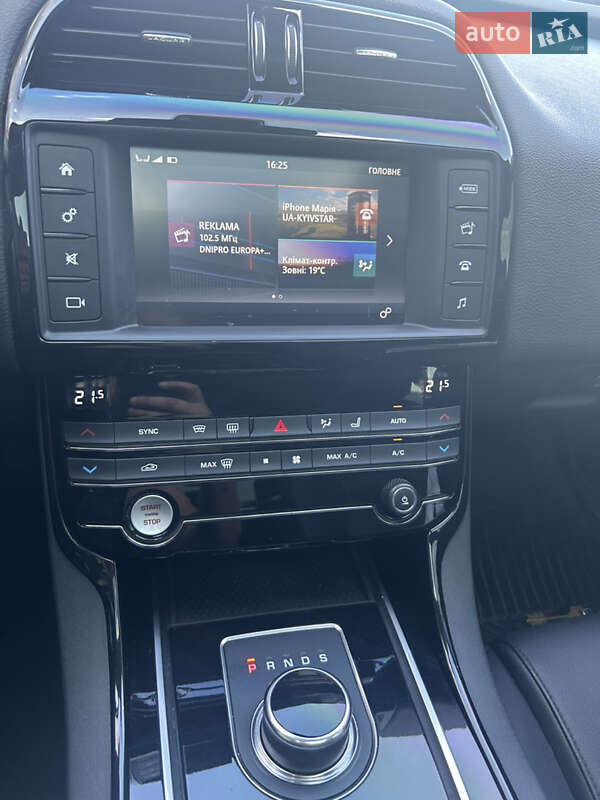 Седан Jaguar XE 2017 в Днепре фото 27 Седан Jaguar XE 2017 в Днепре