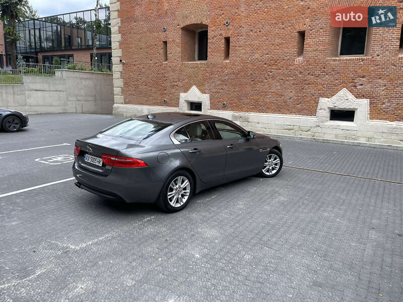 Седан Jaguar XE 2017 в Львове фото 10 Седан Jaguar XE 2017 в Львове