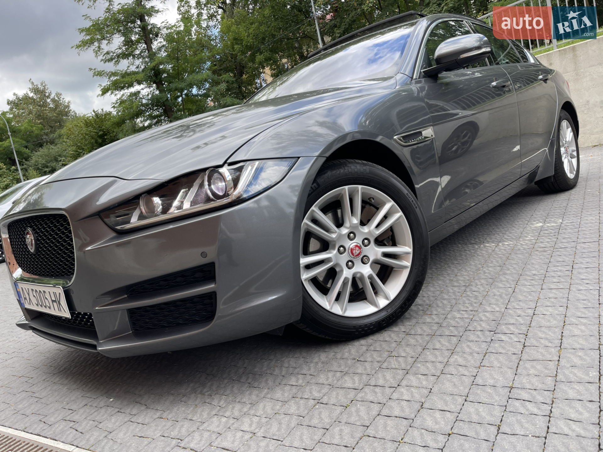2017 Jaguar XE - мініатюра 31