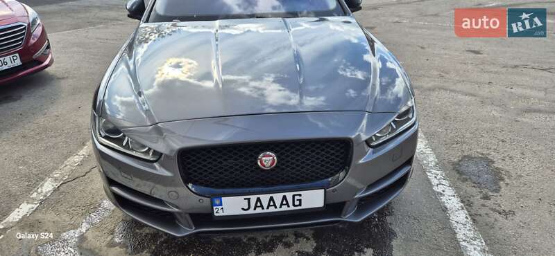 Седан Jaguar XE 2016 в Харкові